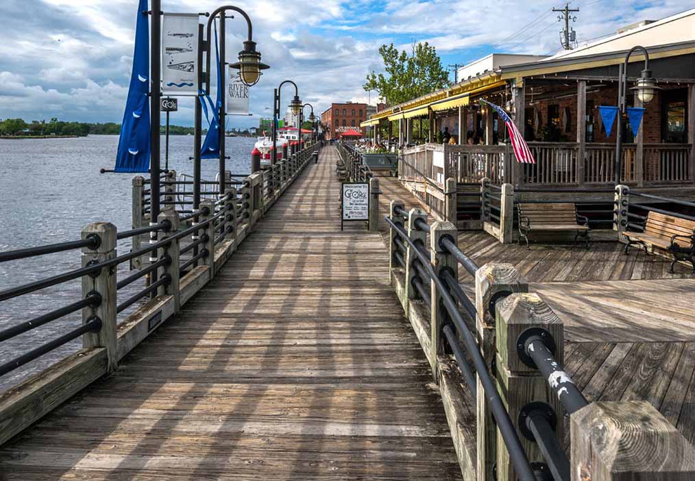 Wilmington Riverfront Parks: Enjoying Relaxed Natural Time